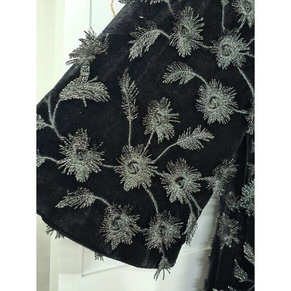 Chico’s Dress 3D Embroidered Floral Bell Sleeve Midi Black Velvet Size 2 Large - Picture 6 of 7